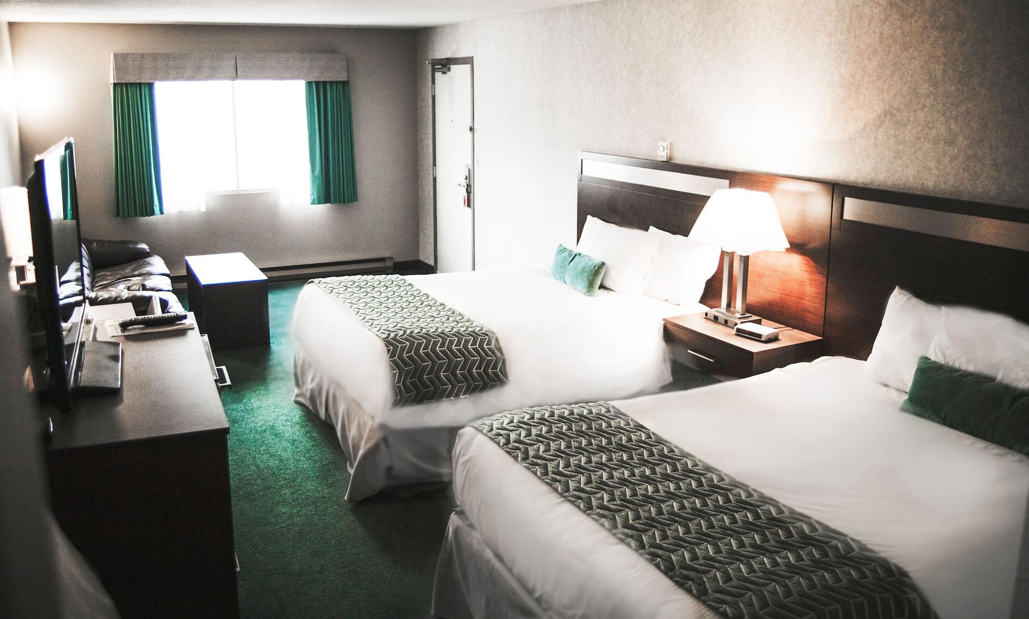 Ramada By Wyndham Hotel Quesnel Ngoại thất bức ảnh