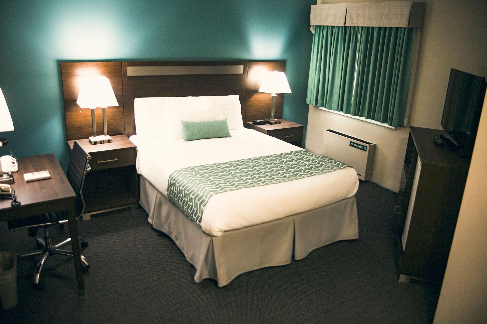 Ramada By Wyndham Hotel Quesnel Ngoại thất bức ảnh