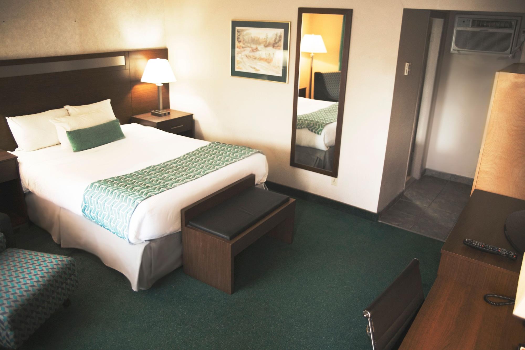 Ramada By Wyndham Hotel Quesnel Ngoại thất bức ảnh