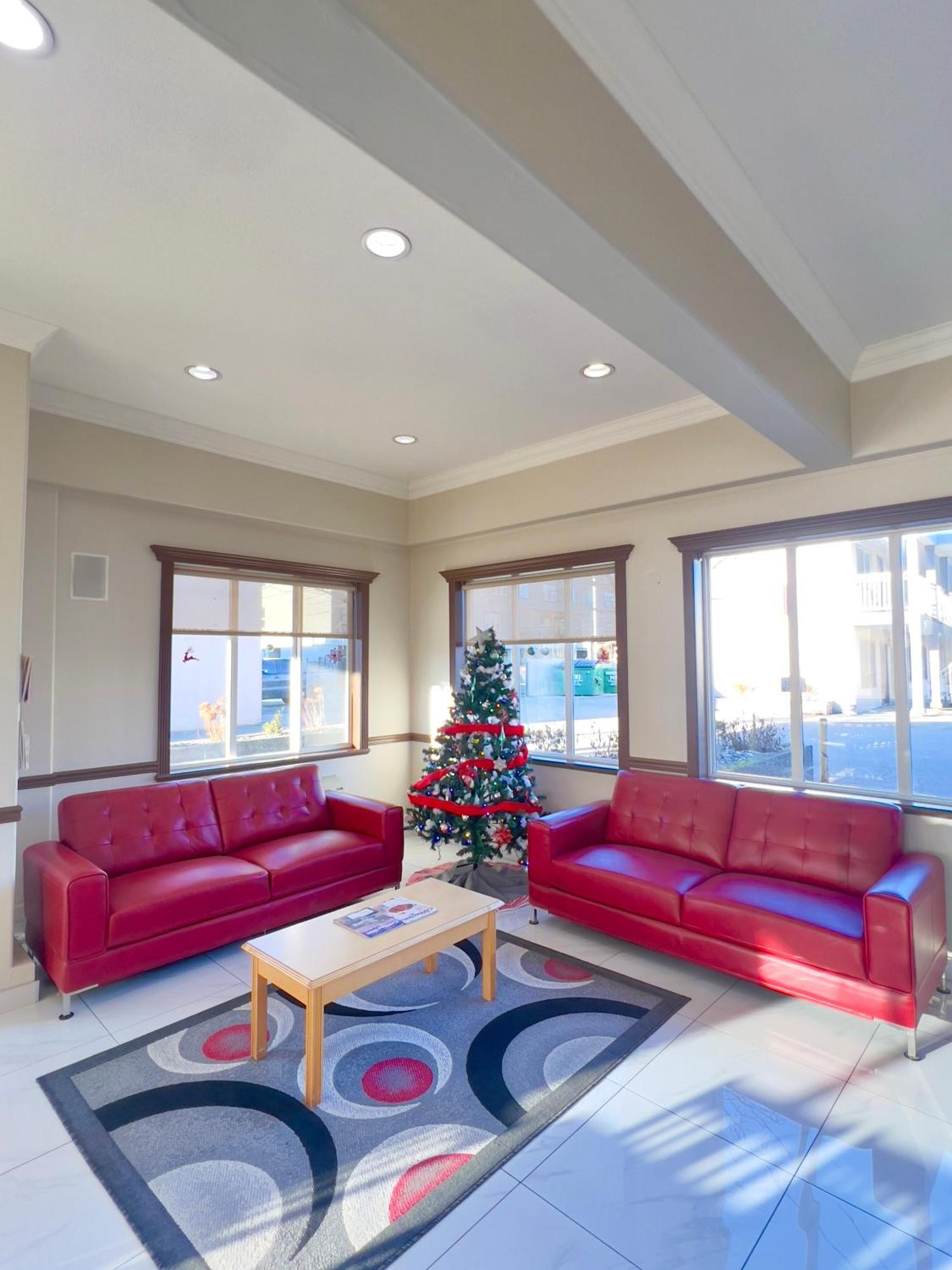 Ramada By Wyndham Hotel Quesnel Ngoại thất bức ảnh